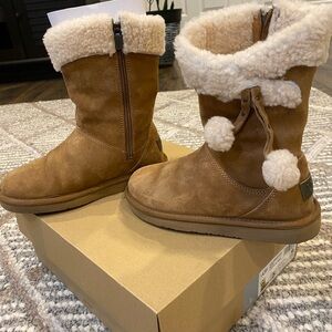UGG Tan Ankle Boots with Cream Fur Trim